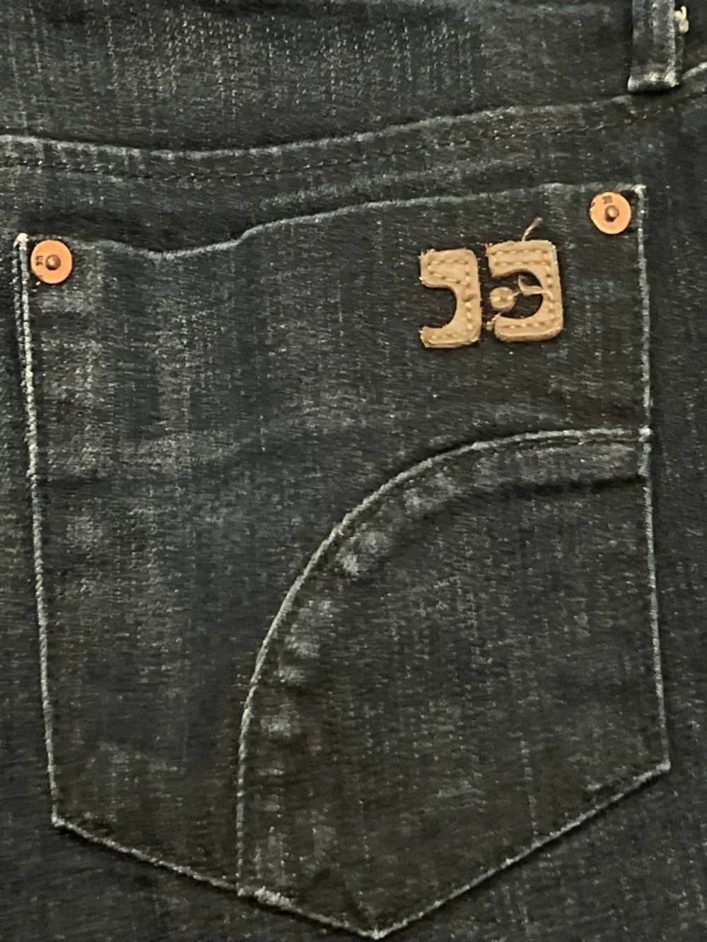 Joe's Classic Jeans Deep Indigo Straight-Leg Denim, Size Waist 29
